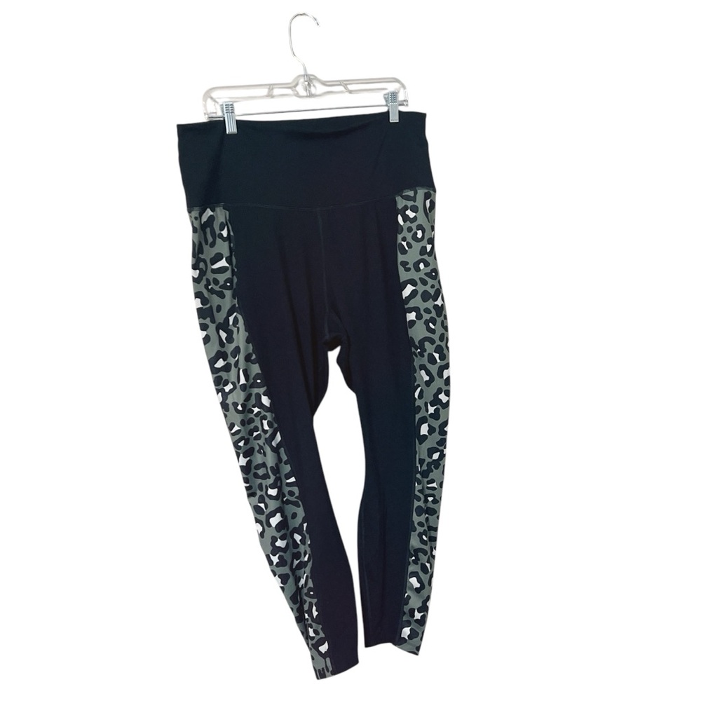 Wolf & Whistle Leopard Print Leggings Black / White / Gray Size 18 Athletic EUC